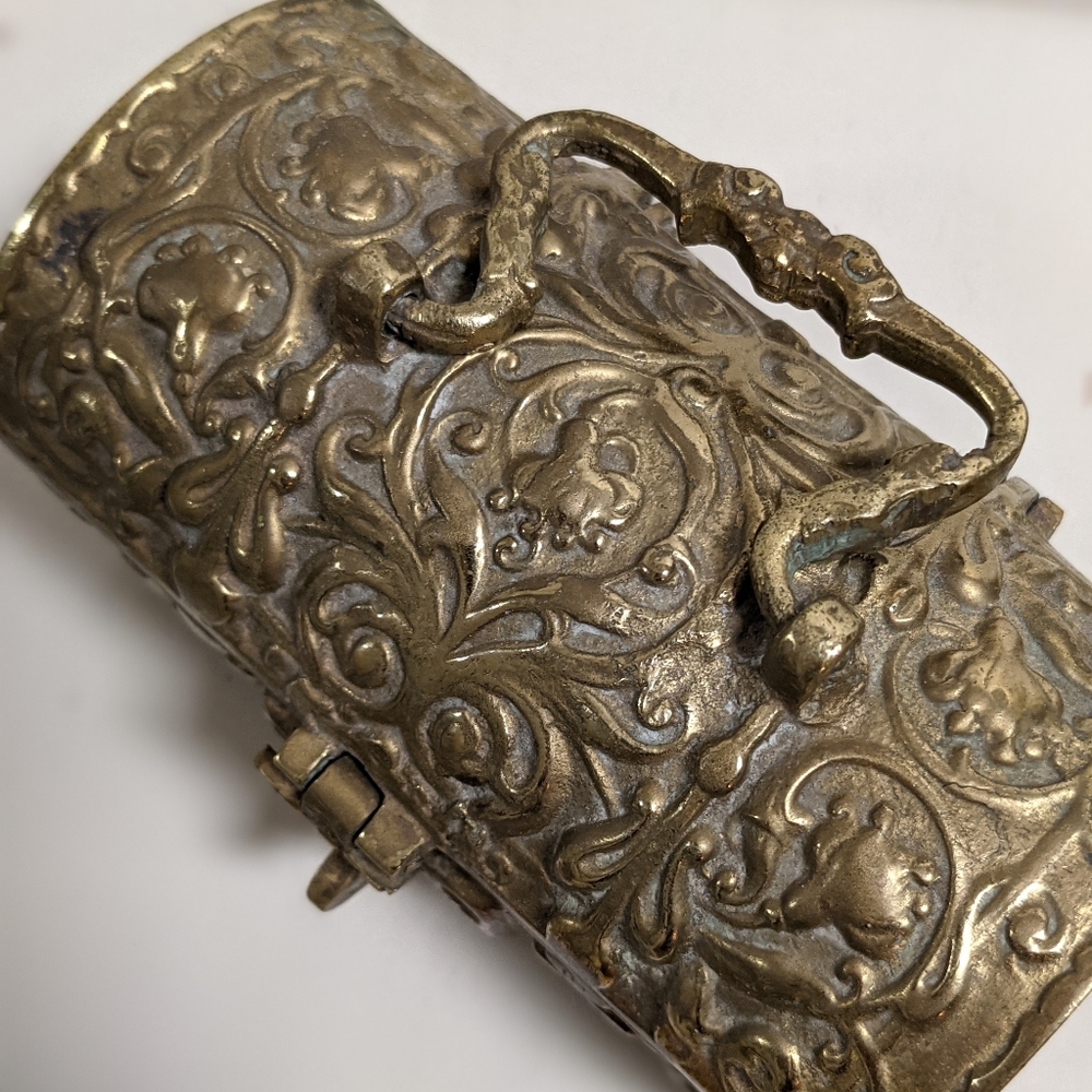 Brass jewelry box. Decorative 1900, antique brass trinket box. Vintage piece